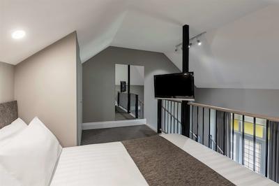 بست وسترن اُلد ماریتیم