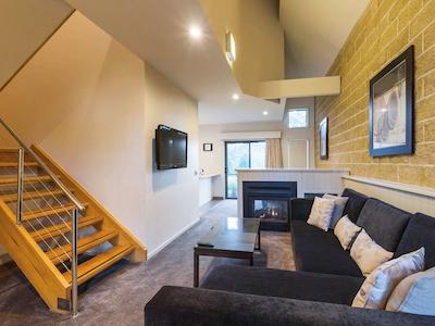 د سبل کرسویک فرست ریزرت