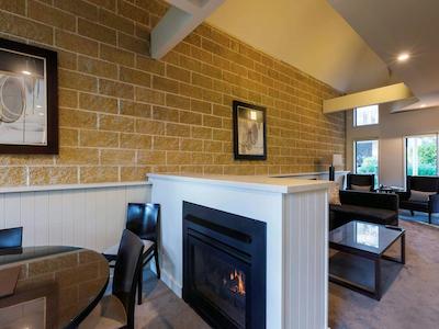 د سبل کرسویک فرست ریزرت