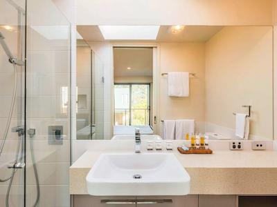 د سبل کرسویک فرست ریزرت