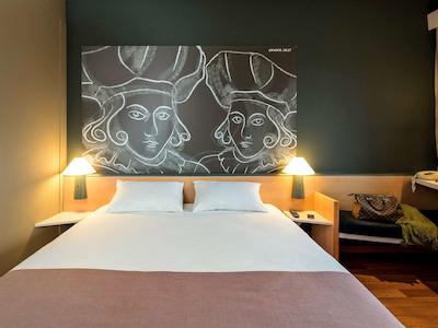 ایبیز االست سنتروم