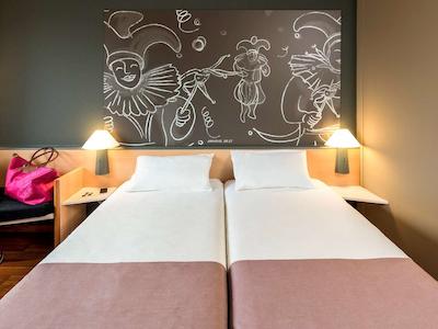 ایبیز االست سنتروم