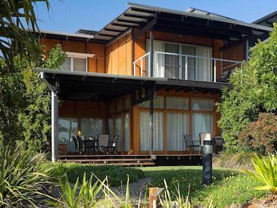 د سبل توین واترز