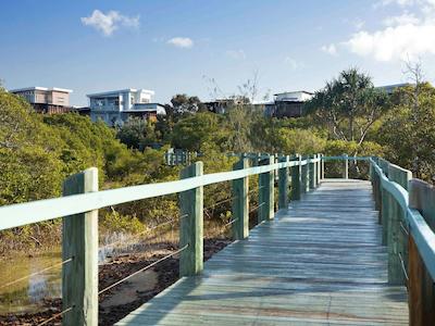 د سبل توین واترز