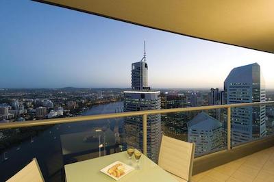 اُاکز اوررا تور