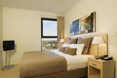 اُاکز اوررا تور