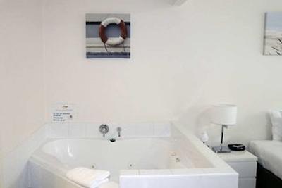 کی-ای اپارتمنتز پرت ماککواری