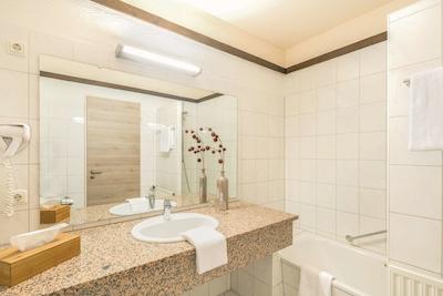 بست وسترن هتل مینز