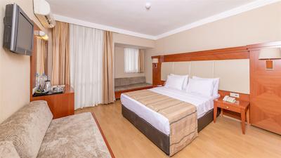 جولیان کلوب