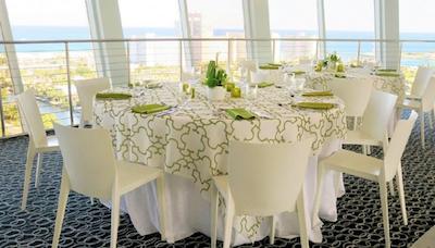 پیر سیکستی-سیکس هتل اند مارینا