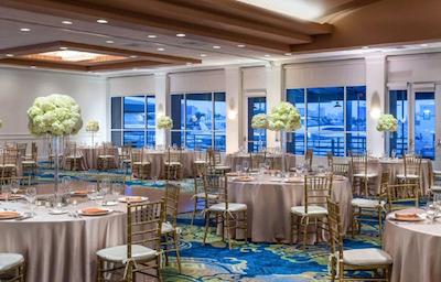 پیر سیکستی-سیکس هتل اند مارینا