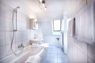 هتل لیجپلاتز 13 کیل بای پرمیر کلاس