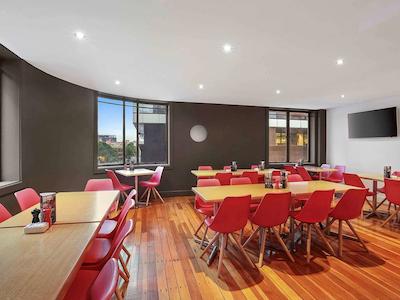 ایبیز اسیدنی ورلد اسکوار