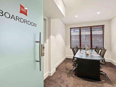 ایبیز اسیدنی ورلد اسکوار