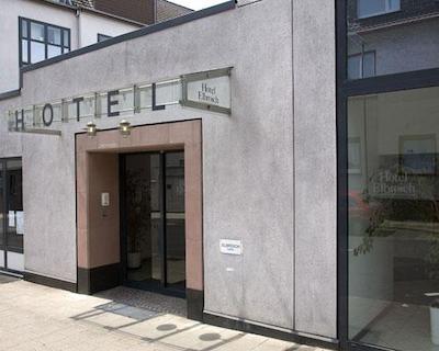 هتل البرویچ دوسلدرف