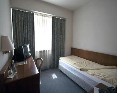 هتل البرویچ دوسلدرف