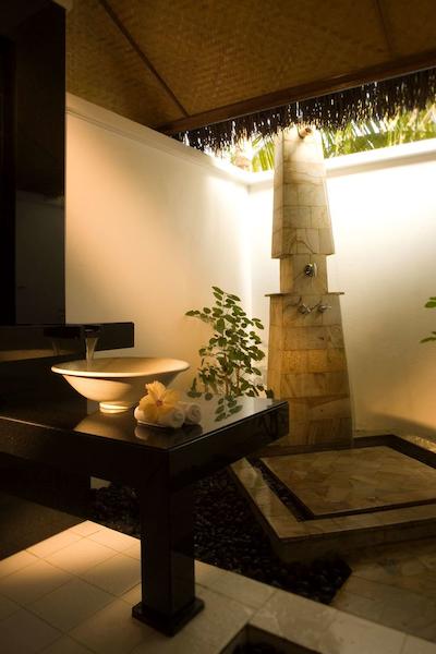 آنگسانا ایهورو