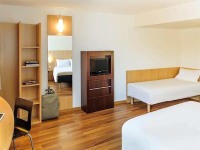 ایبیز زوریچ سیتی وست