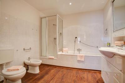 سنترو هتل کنسول