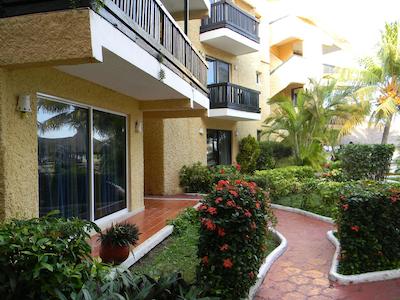 هتل فاراندا ایمپریال لاگونا کانکون