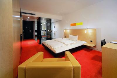 اینسید دوسلدرف اسیسترن