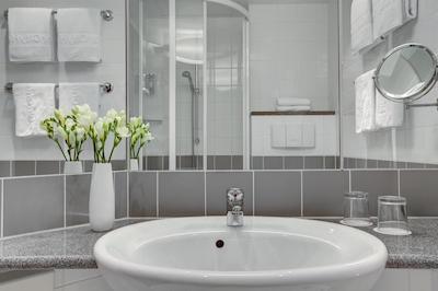 اینترسیتیهتل برلین اُستباهنهف