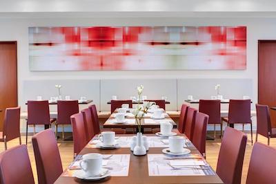 اینترسیتیهتل برلین اُستباهنهف