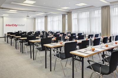 اینترسیتیهتل برلین اُستباهنهف