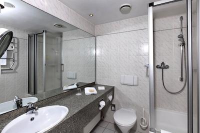 اینترسیتیهتل ووپرتال