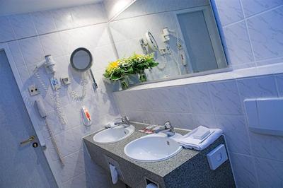 اینترسیتیهتل ووپرتال