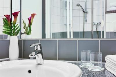 اینترسیتیهتل استرالساند