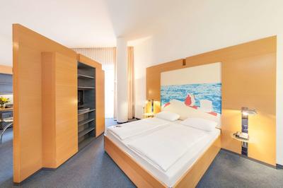 سلکت هتل برلین اُستباهنهف