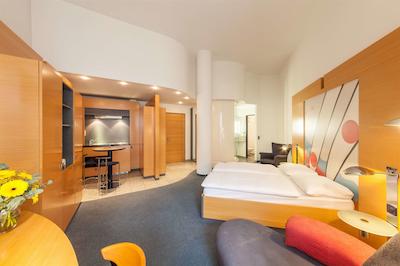 سلکت هتل برلین اُستباهنهف