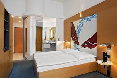 سلکت هتل برلین اُستباهنهف