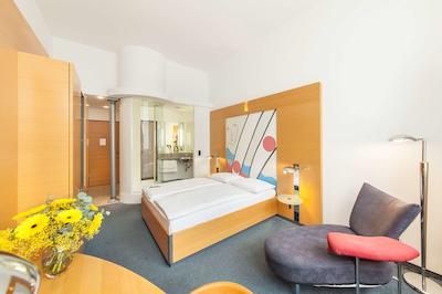 سلکت هتل برلین اُستباهنهف