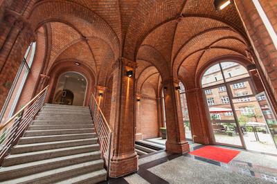 سلکت هتل برلین اُستباهنهف