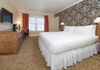 د لافت هتل اسویم کلوب اند بونگالوز