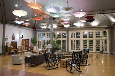 د لافت هتل اسویم کلوب اند بونگالوز