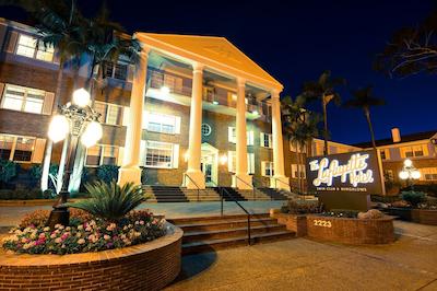 د لافت هتل اسویم کلوب اند بونگالوز