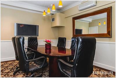 د لافت هتل اسویم کلوب اند بونگالوز