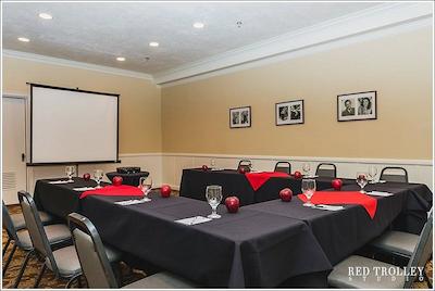 د لافت هتل اسویم کلوب اند بونگالوز