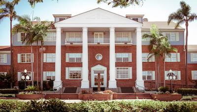 د لافت هتل اسویم کلوب اند بونگالوز