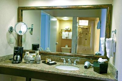 بست وسترن پلاس ایسلاند پالمز هتل اند مارینا