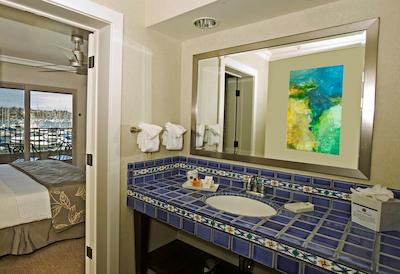 بست وسترن پلاس ایسلاند پالمز هتل اند مارینا