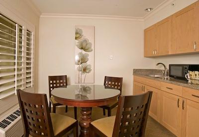 بست وسترن پلاس ایسلاند پالمز هتل اند مارینا