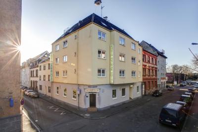 رهین-نکار هتل