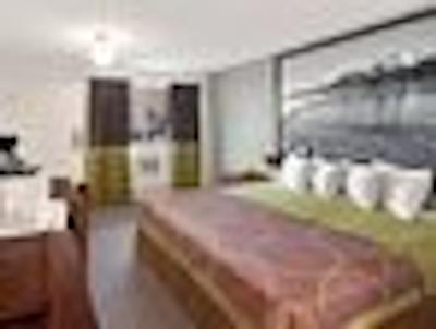 سوپر 8 کاملوپز ایست