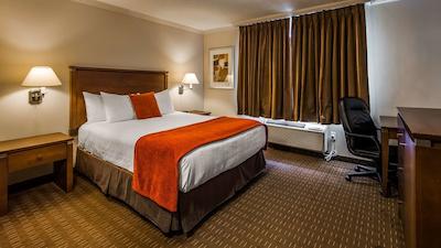 بست وسترن پلاس گویلدوود این