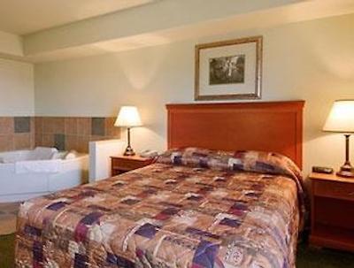 سوپر 8 اسوان ریور