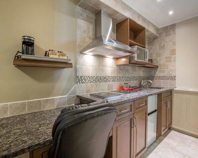 اکنو لج این اند سویتز سیتی سنتر